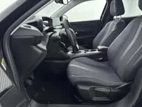 Peugeot 2008 (2021) thumbnail 9