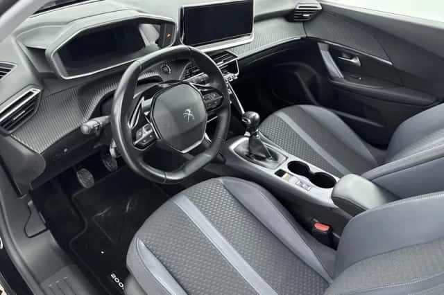 Peugeot 2008 (2021) thumbnail 10