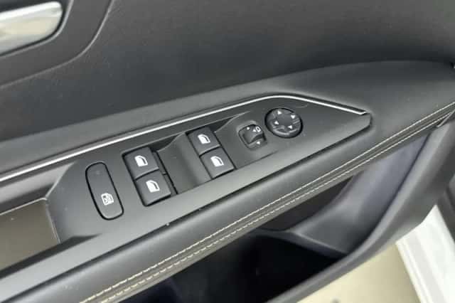 Peugeot 3008 (2020) thumbnail 16