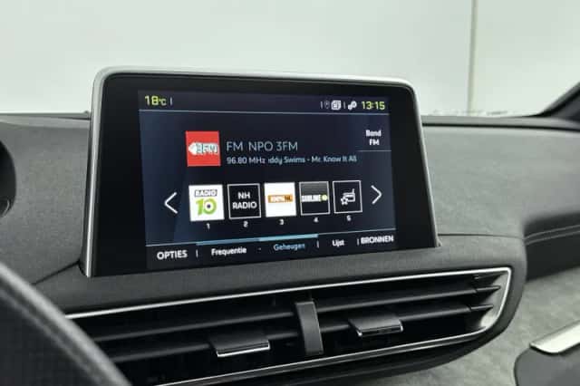 Peugeot 3008 (2020) thumbnail 21