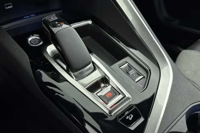 Peugeot 3008 (2020) thumbnail 26