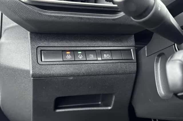 Peugeot 3008 (2020) thumbnail 31