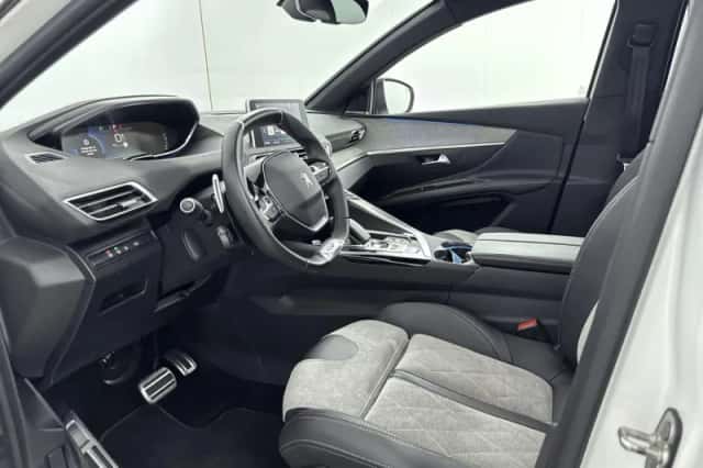 Peugeot 3008 (2020) thumbnail 10