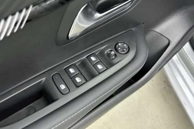 Peugeot 208 (2024) thumbnail 37