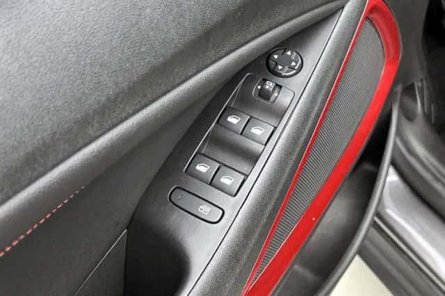 Opel Crossland (2023) thumbnail 35