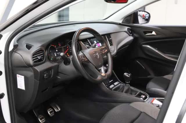 Opel Grandland X (2019) thumbnail 10
