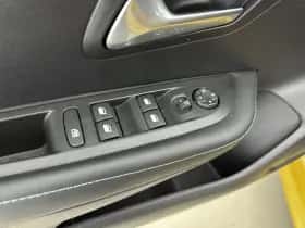 Peugeot e-208 (2022) thumbnail 15