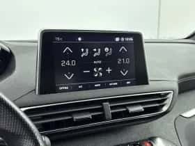 Peugeot 3008 (2019) thumbnail 22