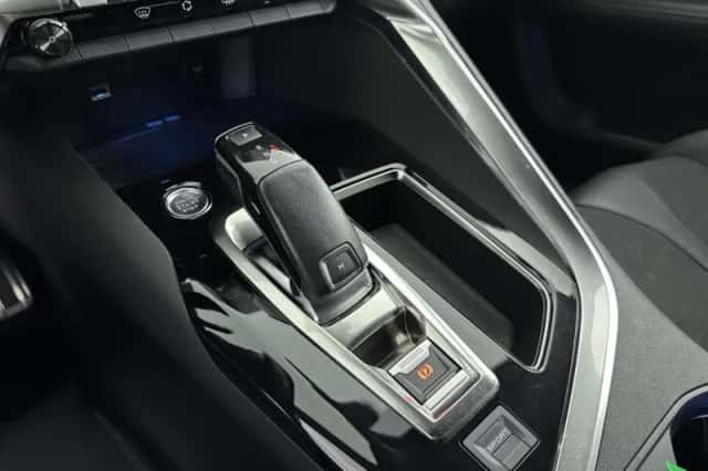 Peugeot 3008 (2019) thumbnail 24