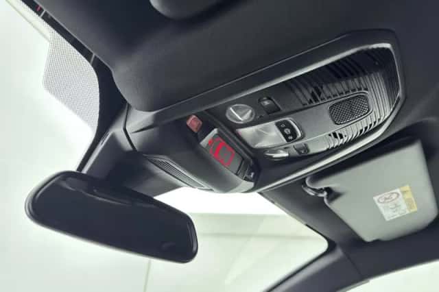 Peugeot 3008 (2019) thumbnail 25