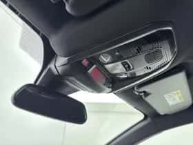 Peugeot 3008 (2019) thumbnail 25