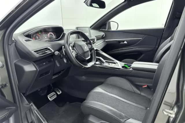 Peugeot 3008 (2019) thumbnail 10
