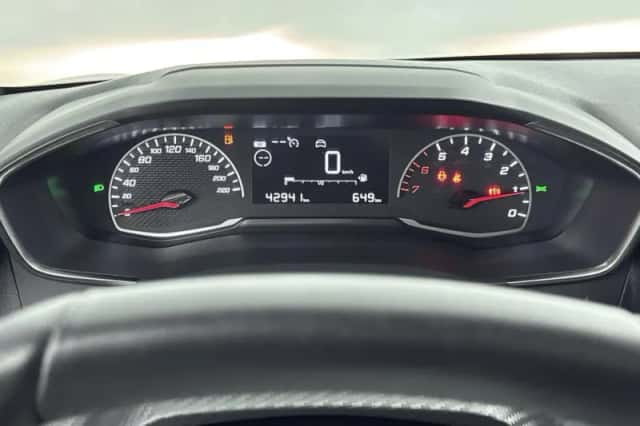 Peugeot 208 (2023) thumbnail 17