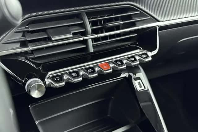 Peugeot 208 (2023) thumbnail 22