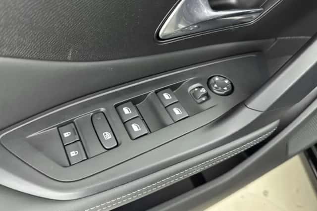 Peugeot 308 (2023) thumbnail 15
