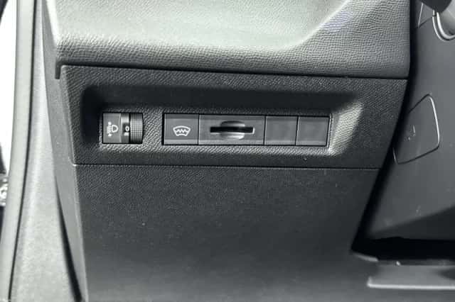 Peugeot 308 (2023) thumbnail 30