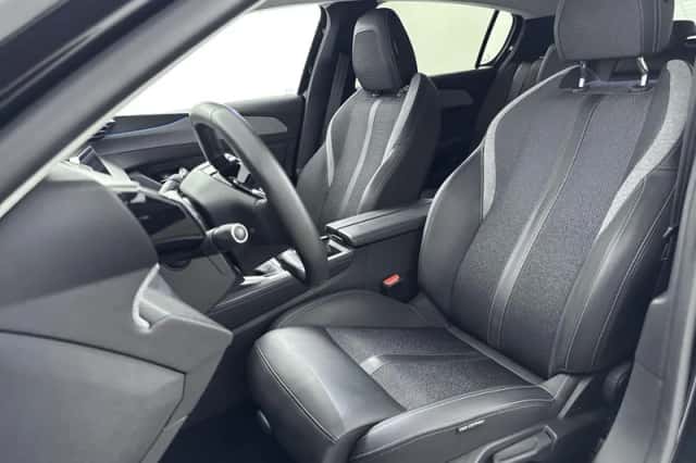 Peugeot 308 (2023) thumbnail 9