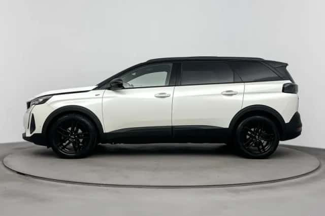Peugeot 5008 (2022) thumbnail 2