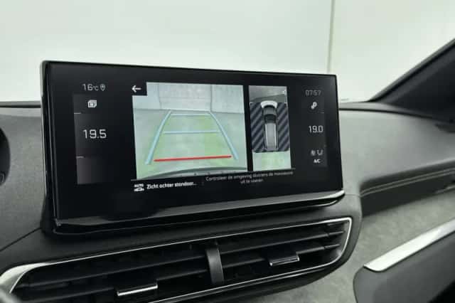 Peugeot 5008 (2022) thumbnail 21