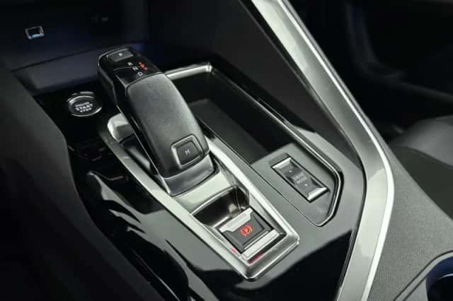 Peugeot 5008 (2022) thumbnail 24