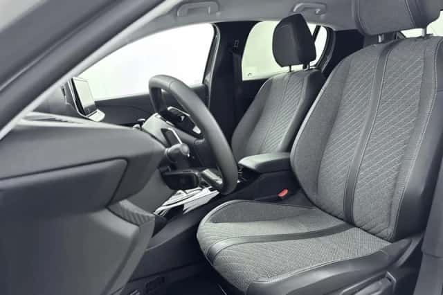 Peugeot 208 (2025) thumbnail 9