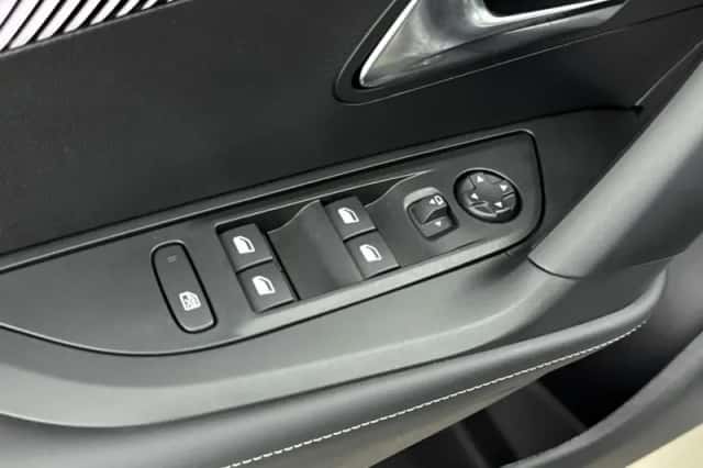 Peugeot e-2008 (2025) thumbnail 16