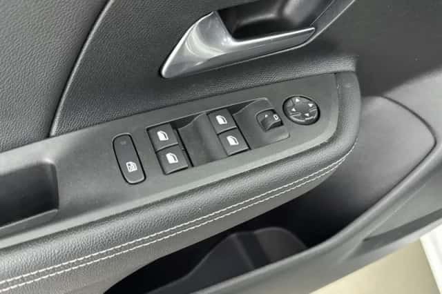 Opel Mokka (2023) thumbnail 14