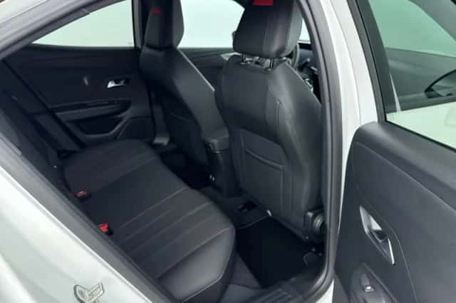 Opel Mokka (2023) thumbnail 33