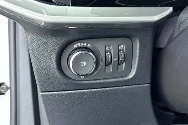 Opel Mokka (2023) thumbnail 37