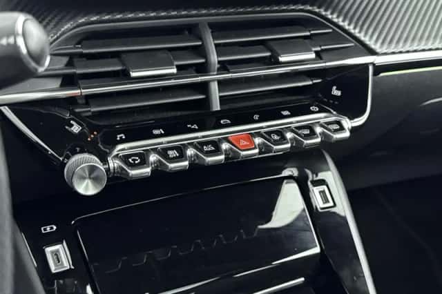 Peugeot 208 (2021) thumbnail 24
