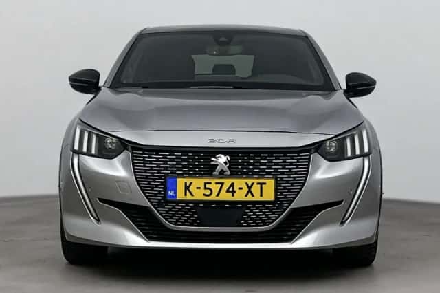 Peugeot 208 (2021) thumbnail 8
