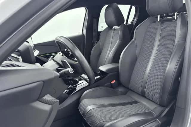 Peugeot 208 (2021) thumbnail 9