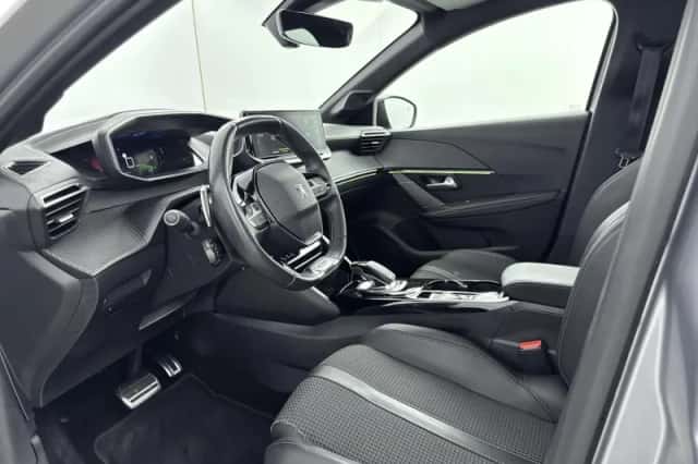 Peugeot 208 (2021) thumbnail 10