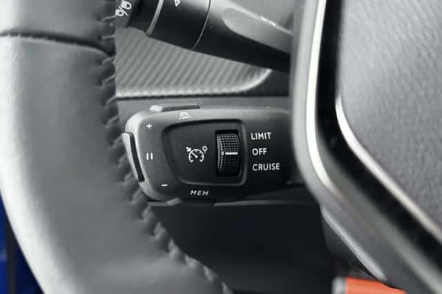 Peugeot e-2008 (2024) thumbnail 18