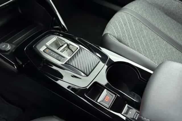 Peugeot e-2008 (2024) thumbnail 24
