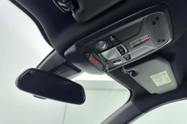 Peugeot e-2008 (2024) thumbnail 25