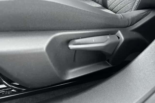 Peugeot e-2008 (2024) thumbnail 27