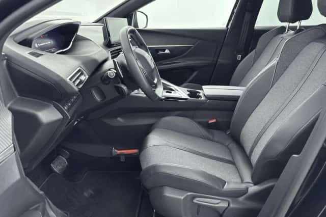 Peugeot 3008 (2024) thumbnail 9