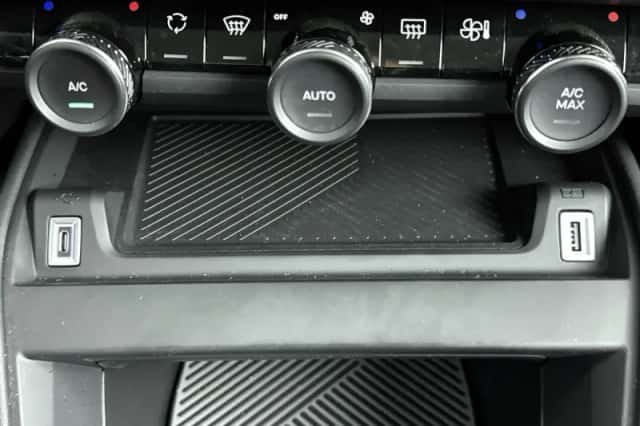 Citroën ë-C4 (2022) thumbnail 21