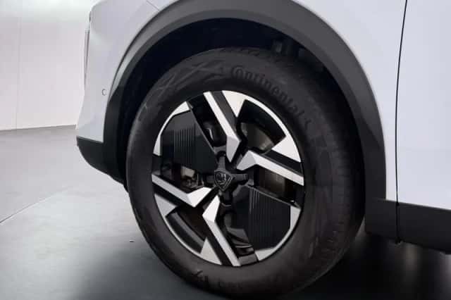 Peugeot 2008 (2025) thumbnail 12