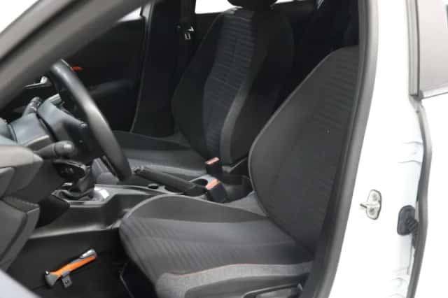 Peugeot 208 (2021) thumbnail 11