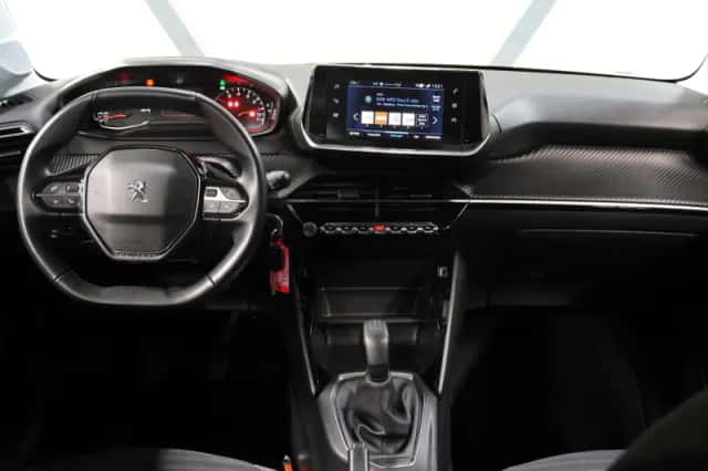 Peugeot 208 (2021) thumbnail 12
