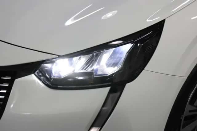 Peugeot 208 (2021) thumbnail 19