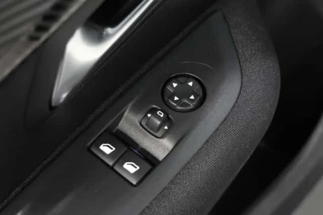 Peugeot 208 (2021) thumbnail 20
