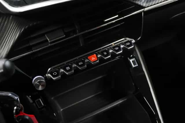Peugeot 208 (2021) thumbnail 32