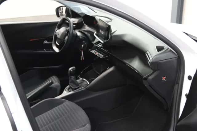 Peugeot 208 (2021) thumbnail 8