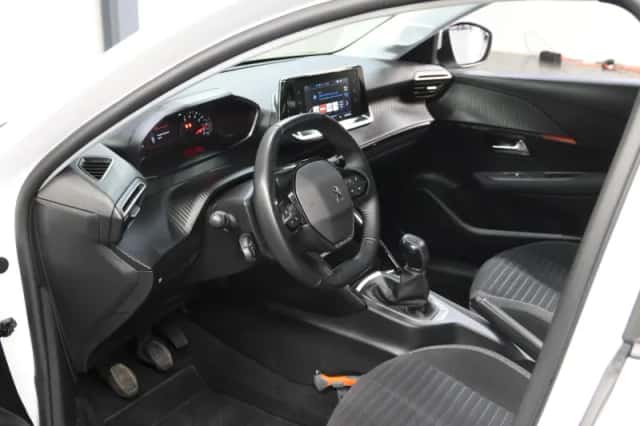 Peugeot 208 (2021) thumbnail 10