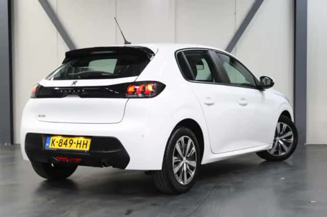 Peugeot 208 (2021) thumbnail 3