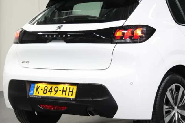 Peugeot 208 (2021) thumbnail 6