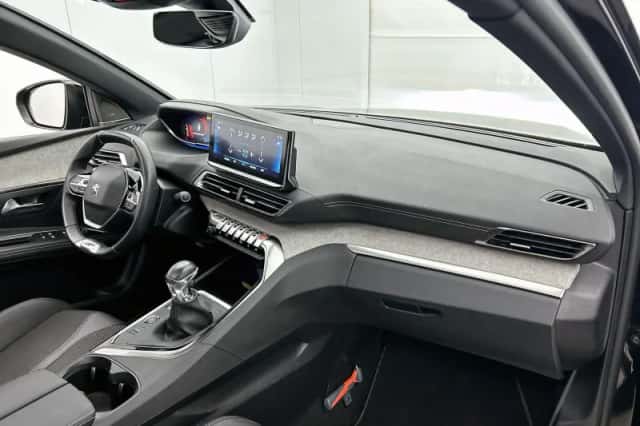 Peugeot 5008 (2024) thumbnail 13